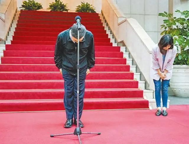 引爆全台的职场霸凌案指向多名民进党高官