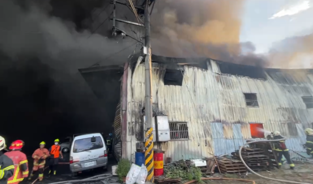 台灣新北一鐵皮工廠大火 一家3口遇難