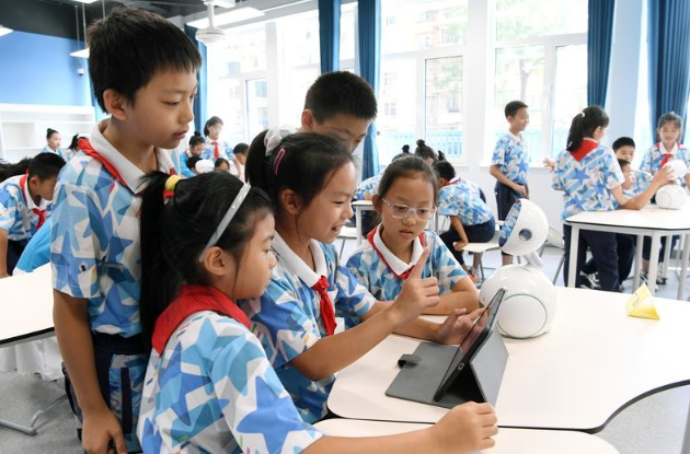 AI賦能教育勢在必行 北大專家呼籲師資先行