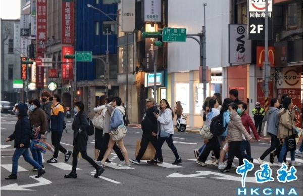 大罷免大失敗、“館長”訪陸、小紅書被封禁……2025年台灣發生了這些大事！