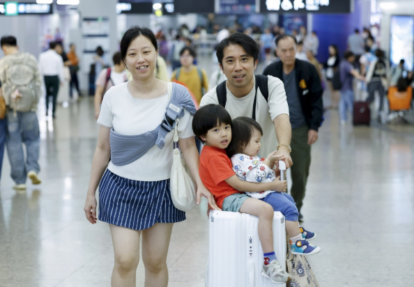 復活節清明假期尾聲外出市民陸續抵港