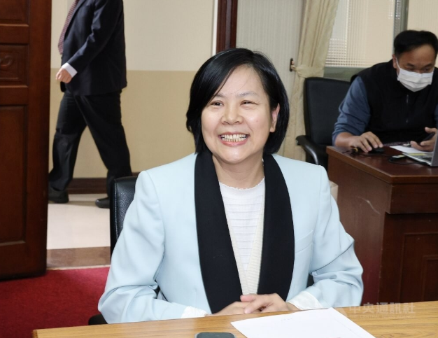 民眾黨立委李貞秀爭議擴大 蔡壁如倡“快刀斬亂麻”