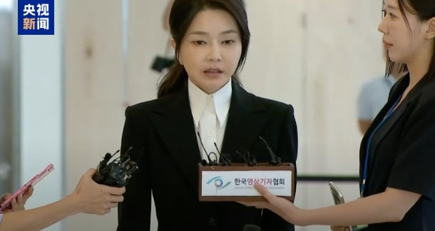 涉官邸改建弊案 韓前總統夫人金建希首度應訊